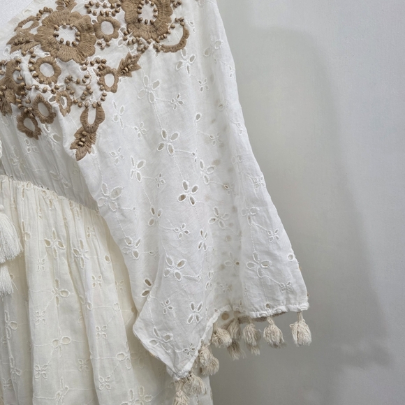 Chelsea & Violet White Embellished Tiered Gown - Picture 6 of 13